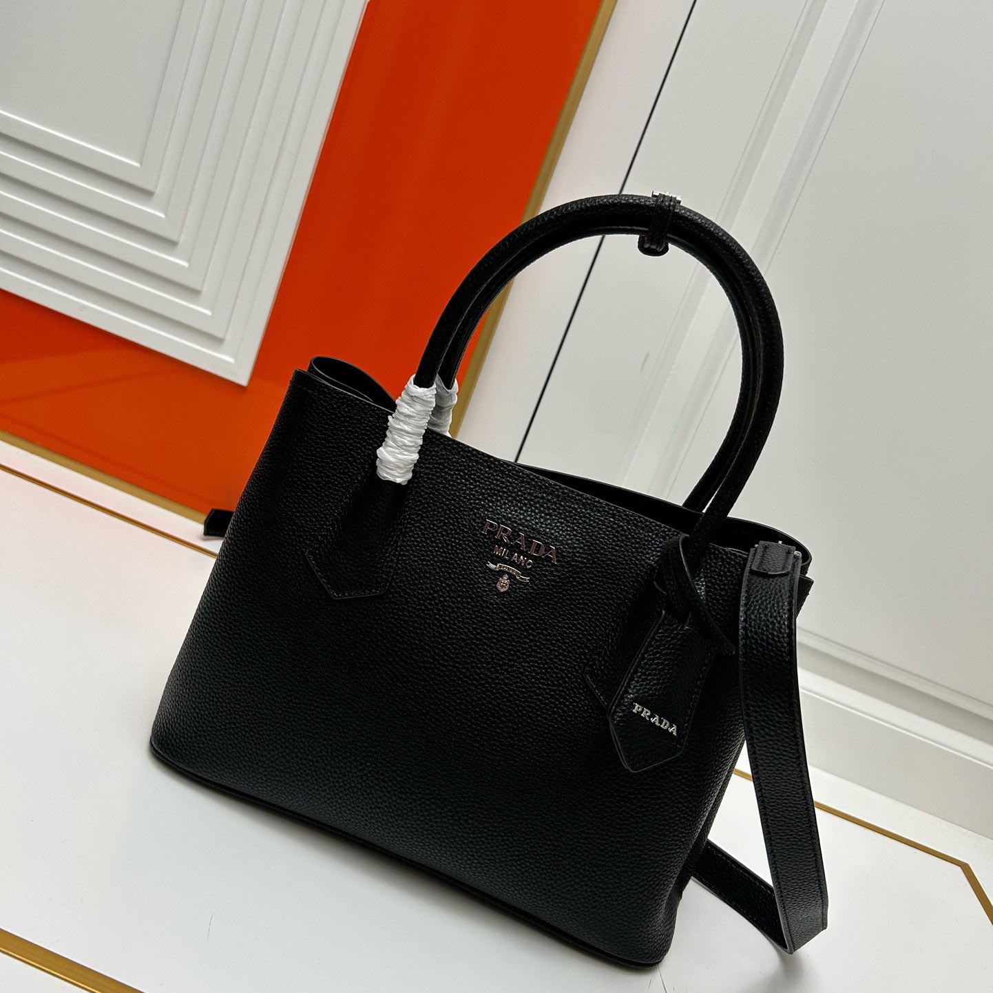 Pra*a shopping bags